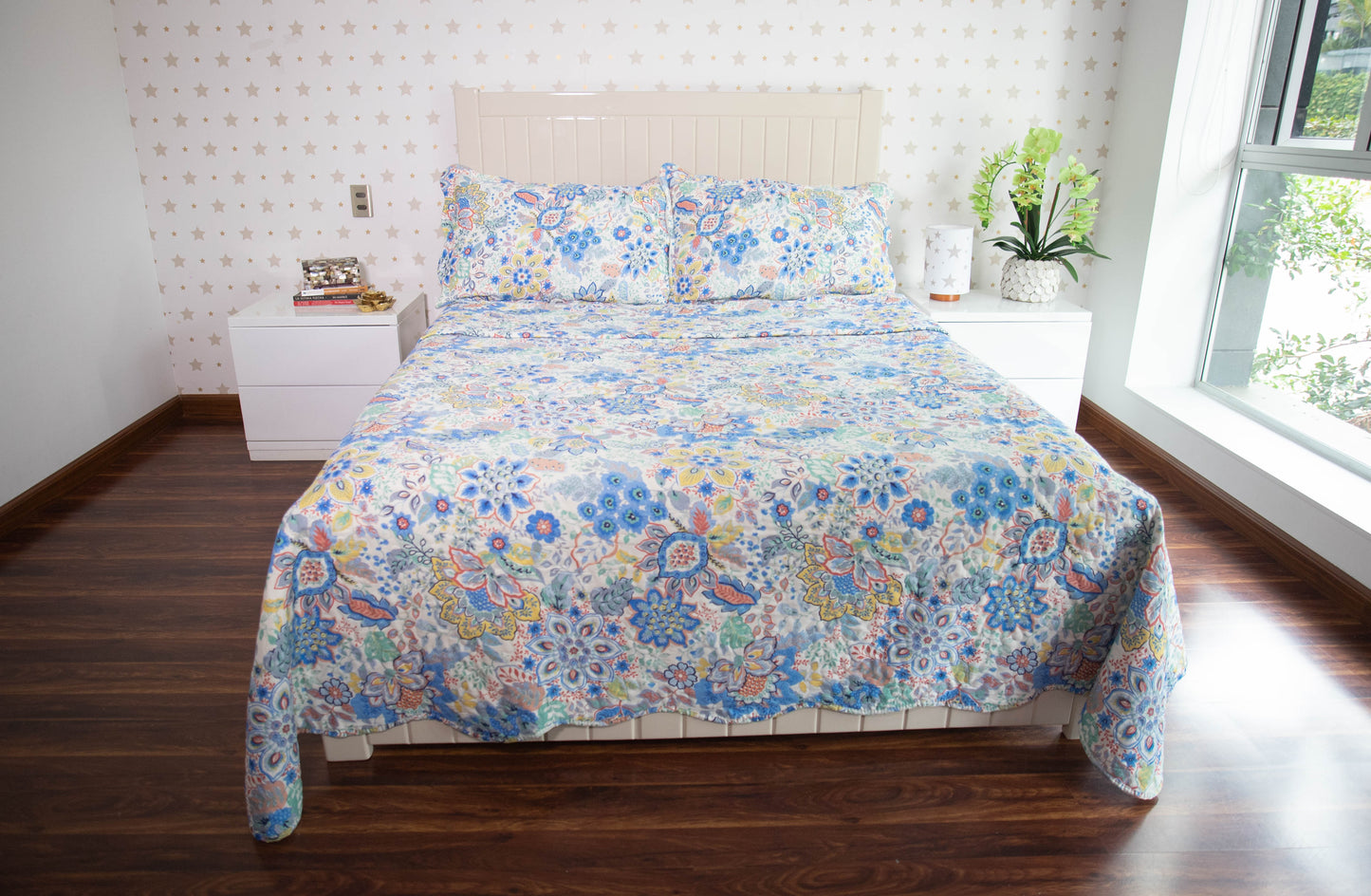 Manta Española Figura Flores Azules